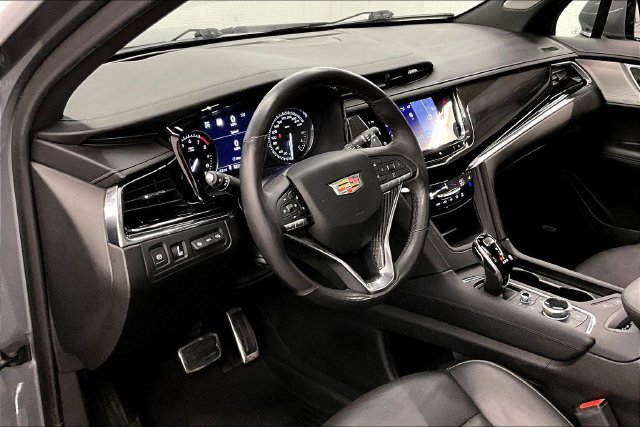 Used 2021 Cadillac XT6 Sport AWD/4WD image 16