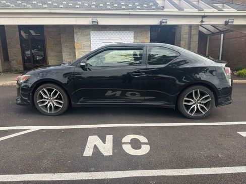 Used 2015 Scion tC FWD image 5