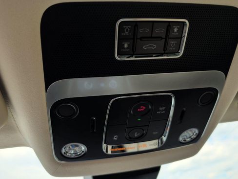 New 2026 Bentley Flying Spur Plug-In Hybrid AWD/4WD image 36