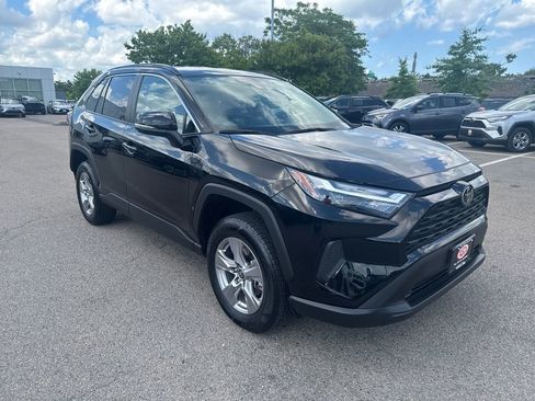 Used 2025 Toyota RAV4 XLE AWD/4WD image 10