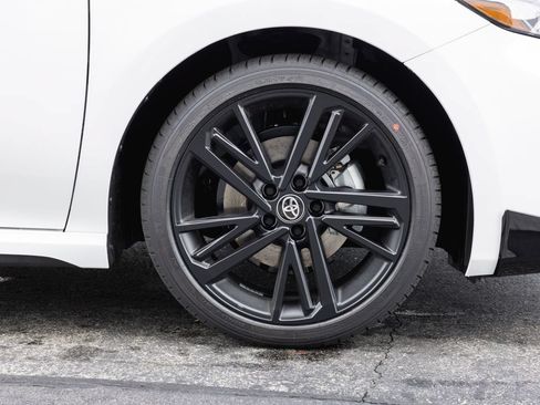 New 2026 Toyota Camry Hybrid FWD image 4