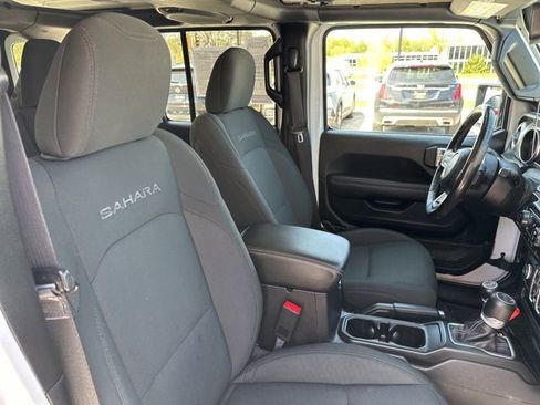 Used 2020 Jeep Wrangler Unlimited Sahara AWD/4WD image 15