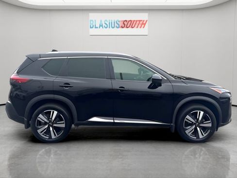 Used 2023 Nissan Rogue SL AWD/4WD image 2