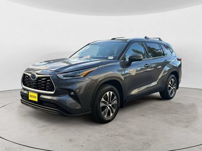 Used 2021 Toyota Highlander XLE