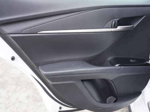 Used 2025 Toyota Camry SE image 12