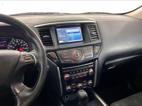 Used 2015 Nissan Pathfinder SV image 9
