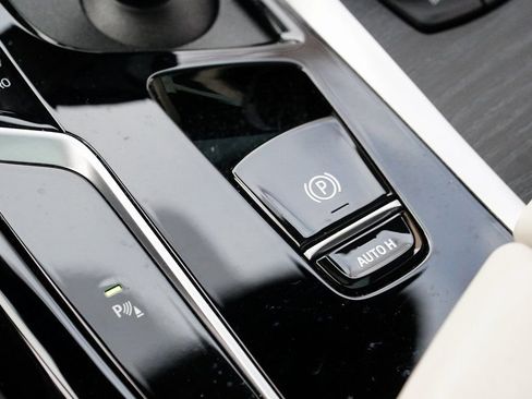 Used 2023 BMW 530i w/ Premium Package image 16