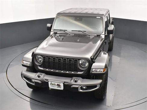 New 2025 Jeep Gladiator Sport image 14
