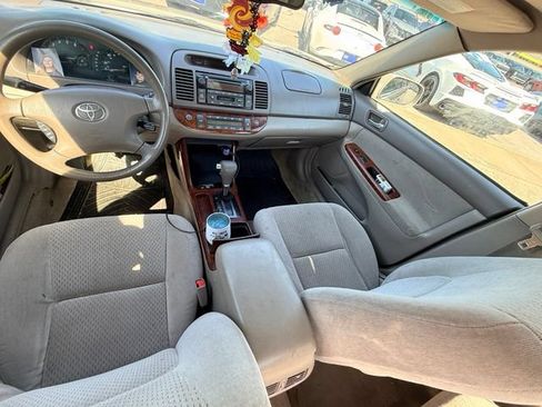 Used 2002 Toyota Camry LE FWD image 9