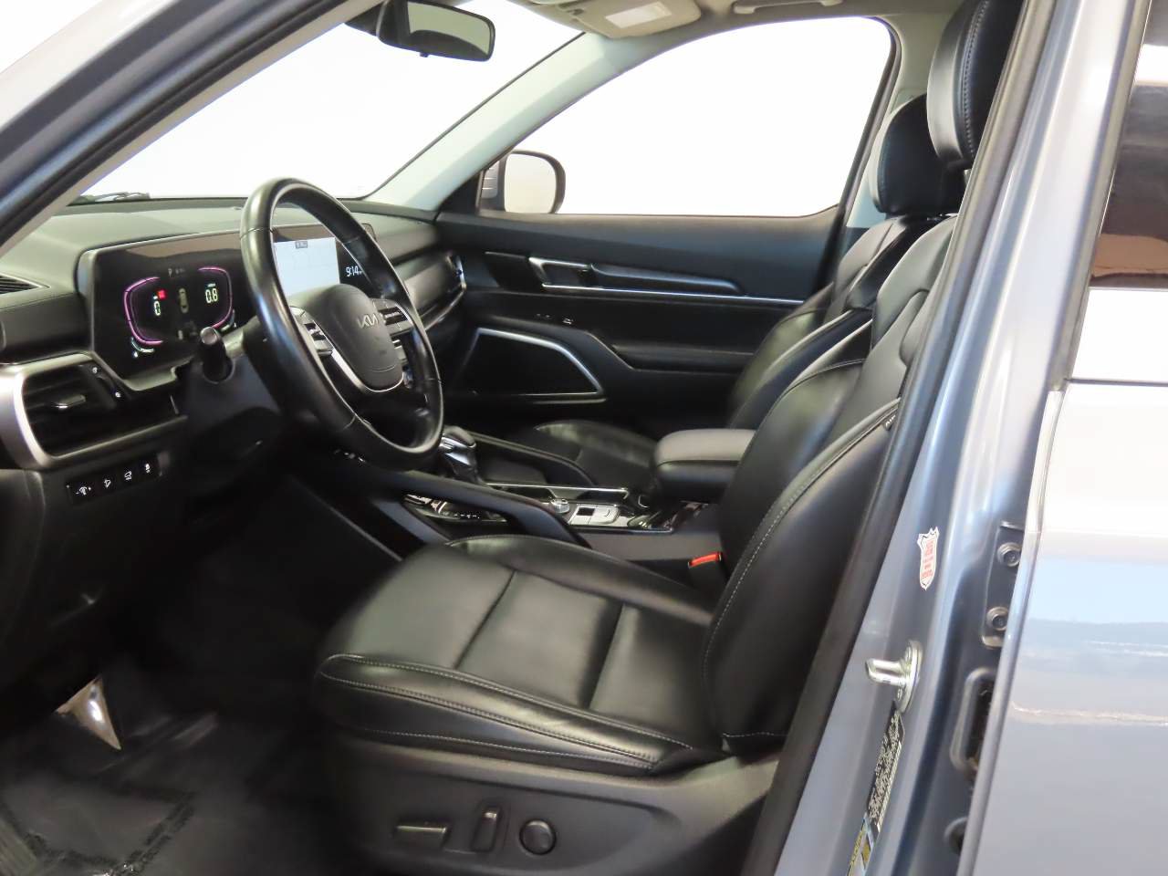 Used 2025 Kia Telluride S FWD image 15