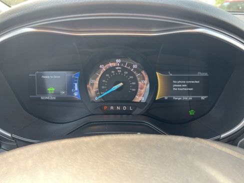Used 2019 Ford Fusion Energi Titanium FWD image 17