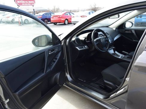 Used 2010 MAZDA MAZDA3 i Touring image 11