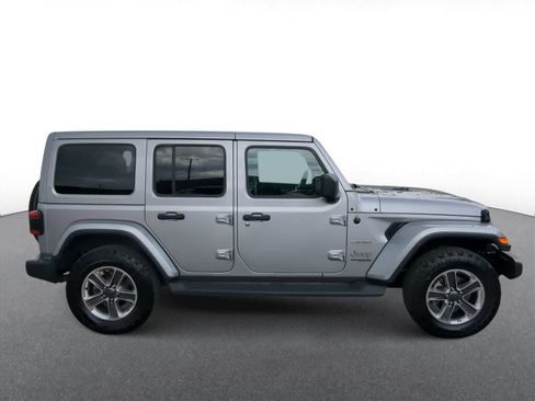 Certified 2020 Jeep Wrangler Unlimited Sahara AWD/4WD image 9