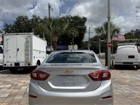 Used 2018 Chevrolet Cruze LT w/ LT Fleet Convenience Package FWD image 9