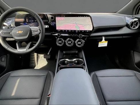 Used 2025 Chevrolet Blazer EV LT AWD/4WD image 5