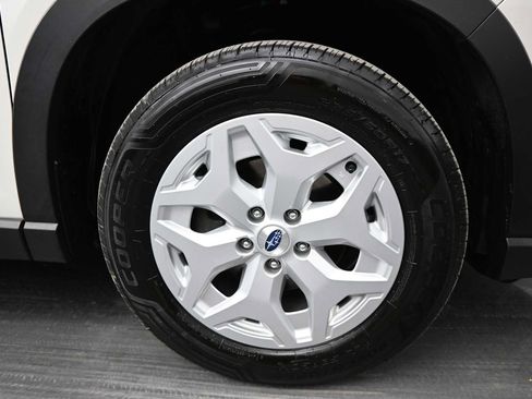 Used 2024 Subaru Forester AWD/4WD image 10