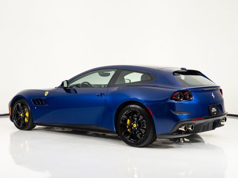 Used 2019 Ferrari GTC4Lusso T RWD image 5