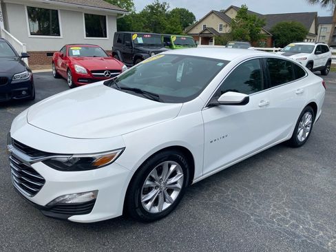Used 2020 Chevrolet Malibu LT FWD image 1
