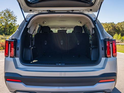 New 2026 Kia Sorento LX FWD image 12