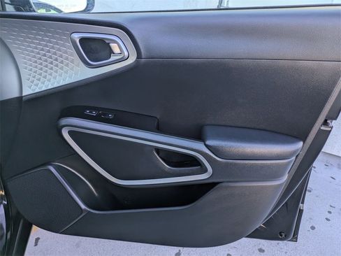 Used 2024 Kia Soul LX w/ Option Group 015 image 34