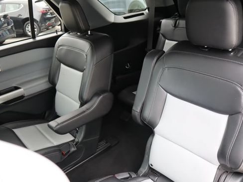 Used 2023 Ford Explorer XLT w/ Equipment Group 202A AWD/4WD image 15