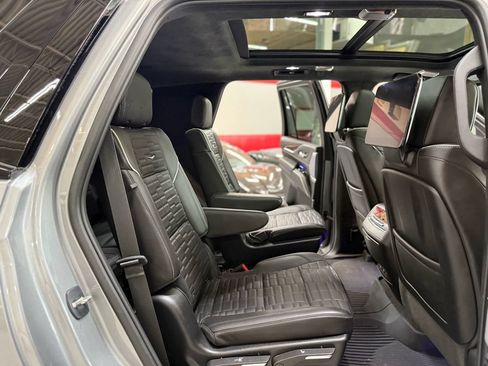 Used 2023 Cadillac Escalade Sport Platinum w/ LPO, ONYX Package AWD/4WD image 20