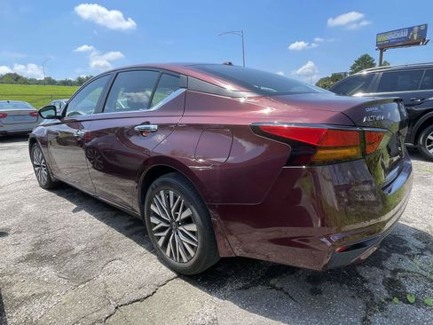 Used 2024 Nissan Altima 2.5 SV w/ SV Premium Package AWD/4WD image 3