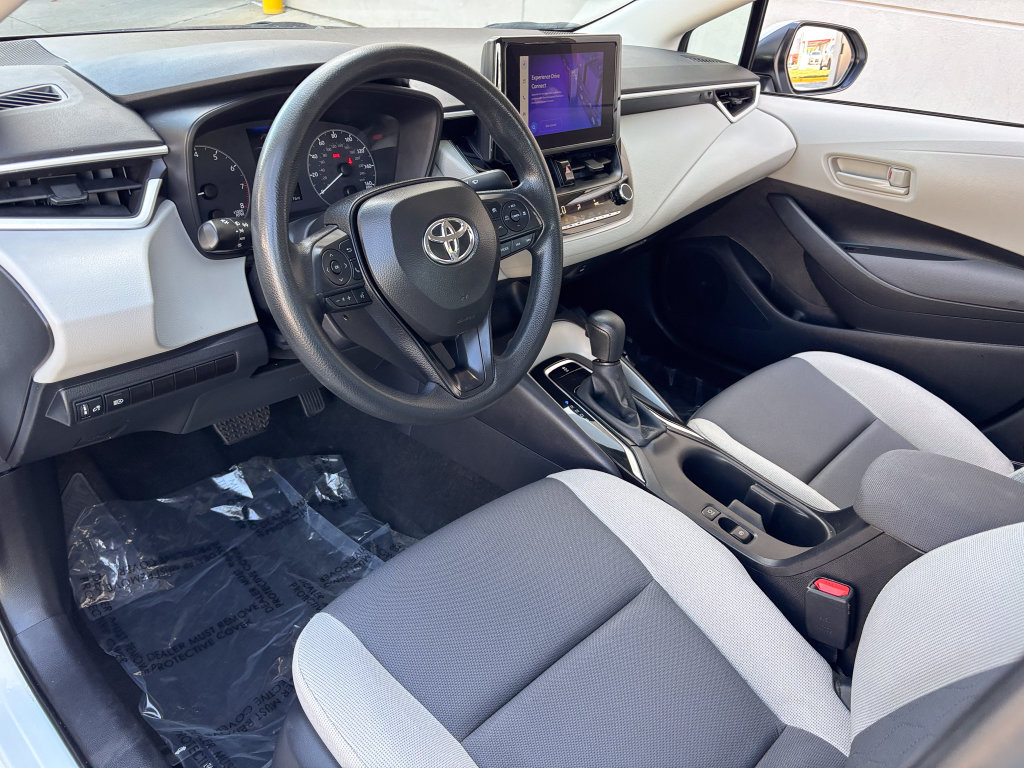Used 2025 Toyota Corolla LE FWD image 16