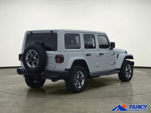Used 2019 Jeep Wrangler Unlimited Sahara AWD/4WD image 5