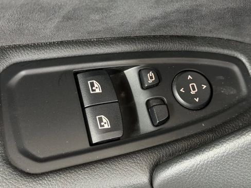 Used 2022 BMW Z4 M40i w/ Premium Package image 15