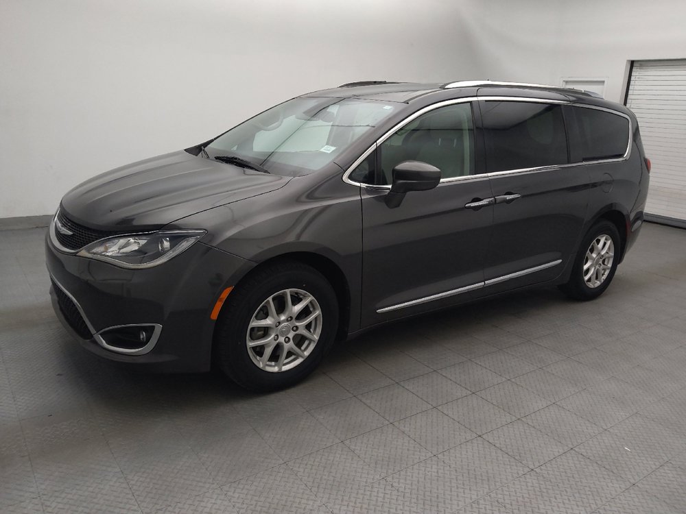 Used 2020 Chrysler Pacifica Touring-L FWD image 2