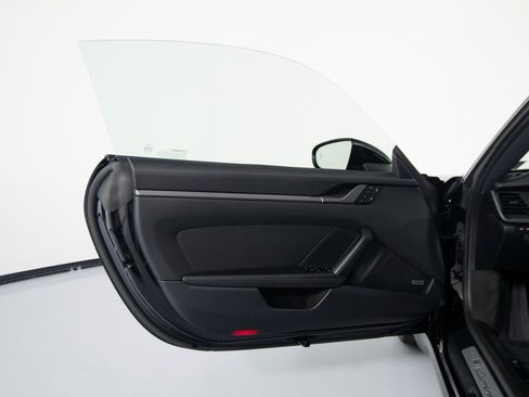 Certified 2024 Porsche 911 Carrera 4 image 17