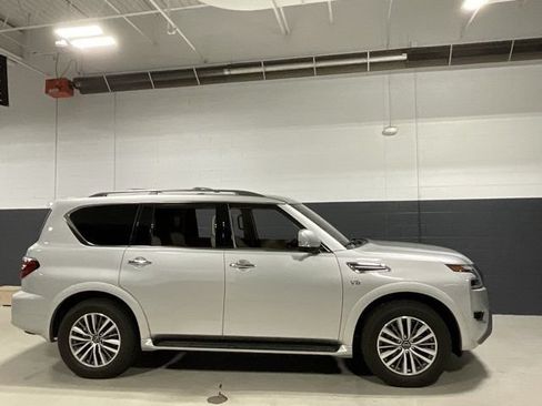 Used 2022 Nissan Armada SL w/ Captain's Chairs Package AWD/4WD image 4