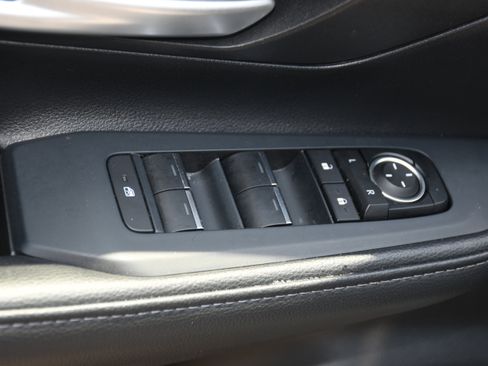 Certified 2025 Toyota Grand Highlander FWD image 10
