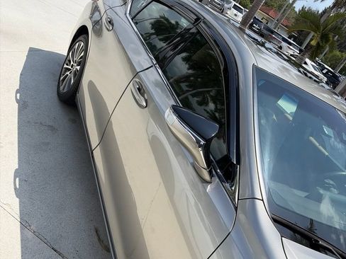 Used 2019 Lexus ES 350 w/ Premium Package FWD image 7