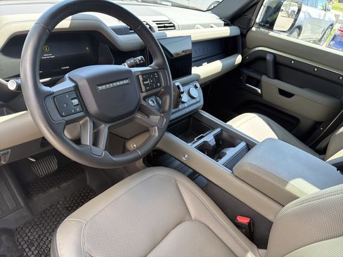 Used 2025 Land Rover Defender 110 X-Dynamic SE AWD/4WD image 14