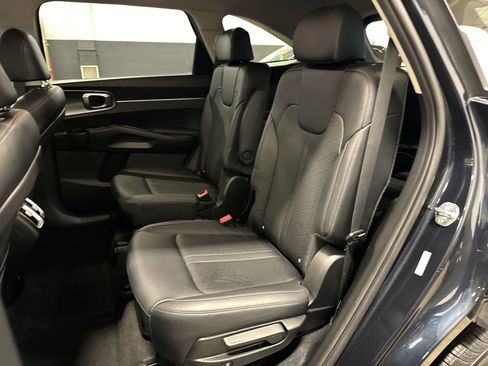 Used 2022 Kia Sorento EX image 22
