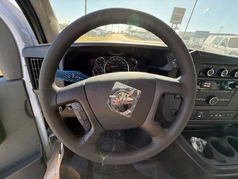 New 2025 GMC Savana 2500 Extended w/ Driver Convenience Package RWD image 17
