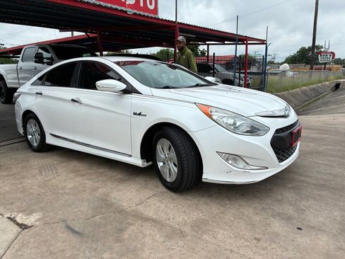Used 2015 Hyundai Sonata Hybrid FWD image 16