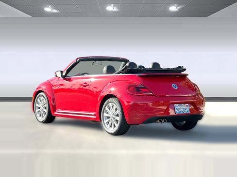 Used 2013 Volkswagen Beetle 2.5 image 3