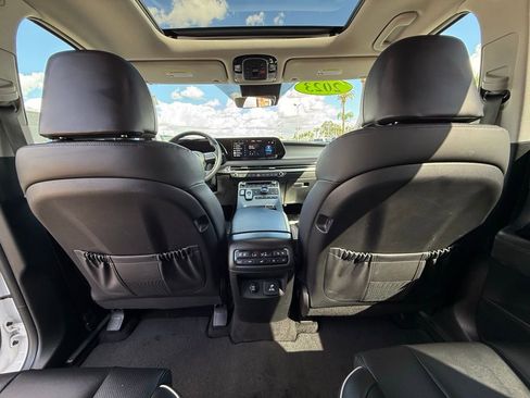 Used 2023 Hyundai Palisade SEL w/ Premium Package image 13