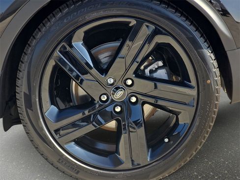 New 2025 Land Rover Discovery S image 36