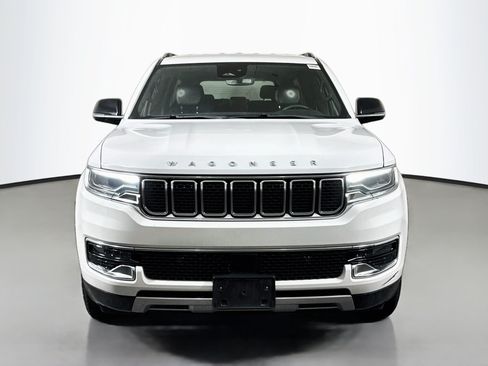 Used 2024 Jeep Wagoneer L Series II RWD image 2