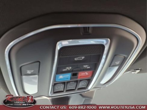 Certified 2024 Jeep Wagoneer Series II AWD/4WD image 39
