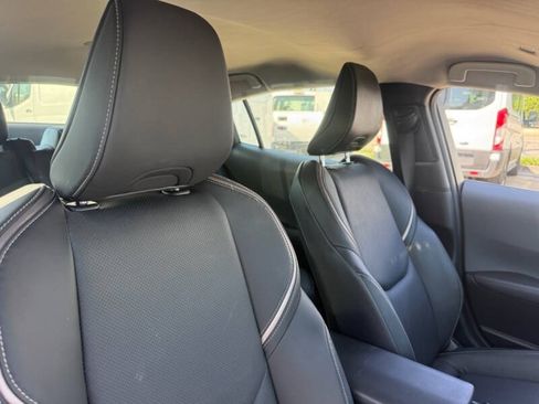 Used 2024 Toyota Prius XLE FWD image 9
