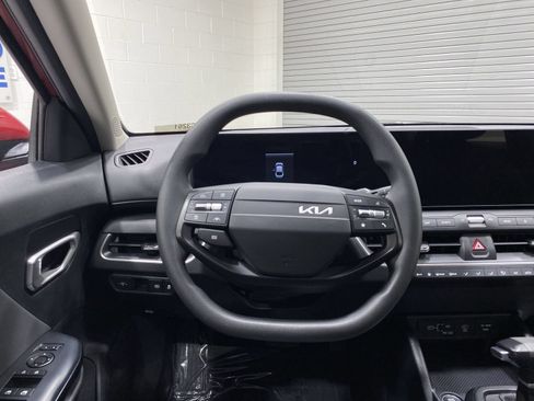 Used 2025 Kia K4 FWD image 14
