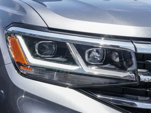 Certified 2023 Volkswagen Atlas Cross Sport SE FWD image 5