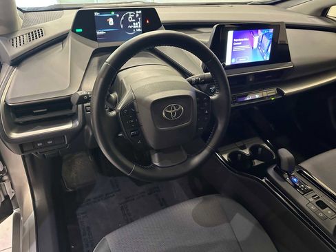 Used 2024 Toyota Prius LE image 2