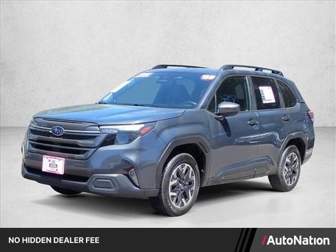 Used 2025 Subaru Forester Premium AWD/4WD image 1