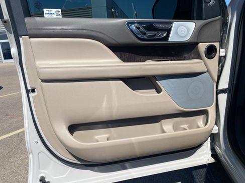 Used 2023 Lincoln Navigator L Reserve w/ Equipment Group 201A image 22